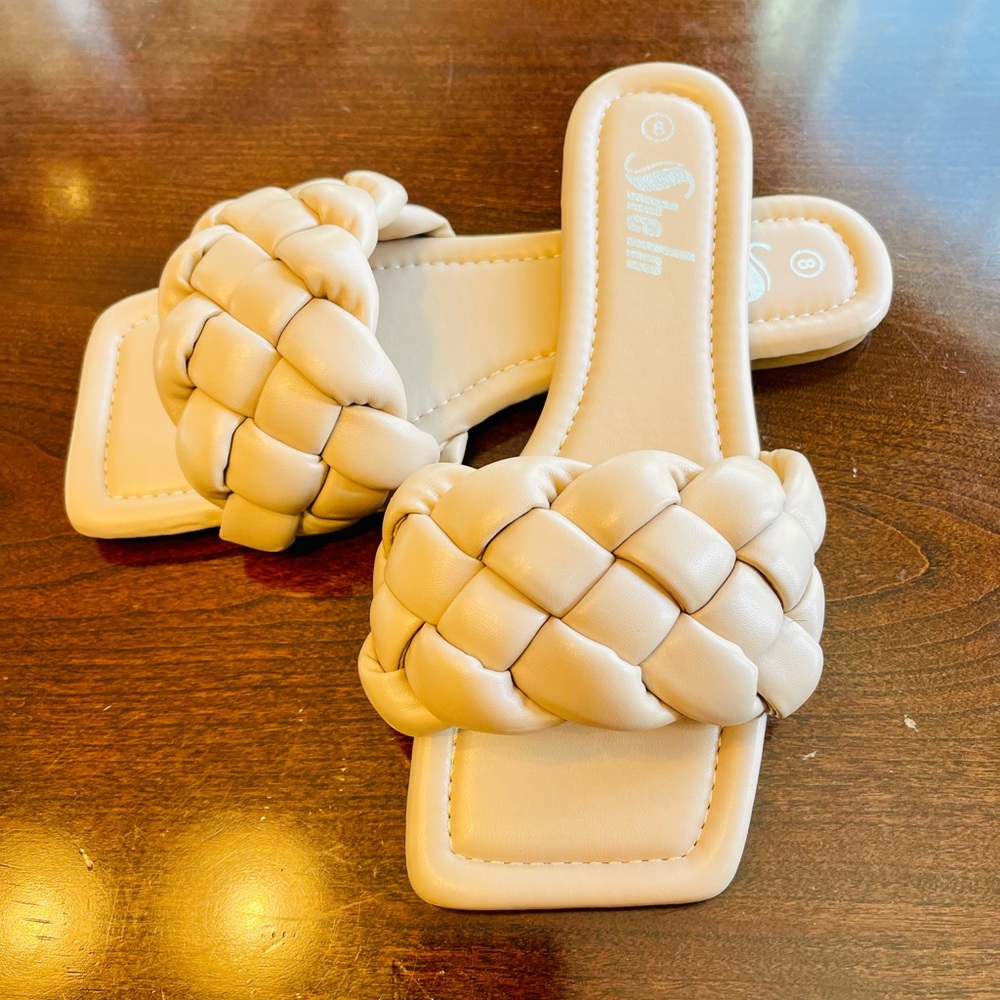 Brand New Nude Sandals!